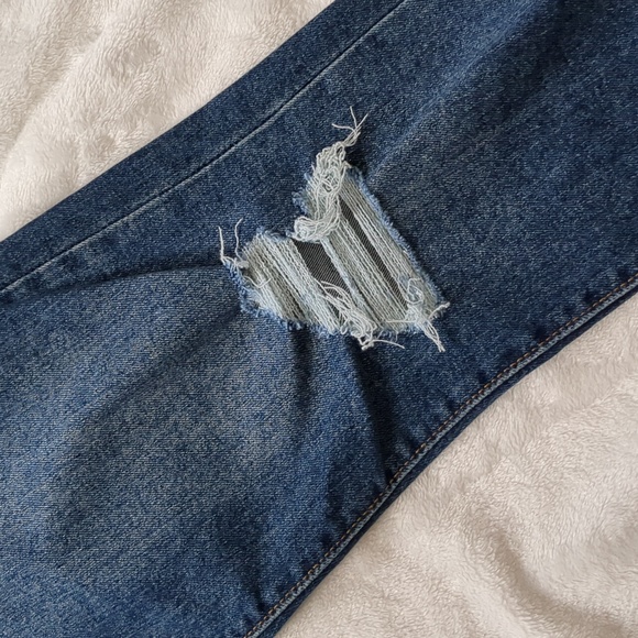 NWOT Levi's Wedgie Straight Distressed Jeans Size 29 - Picture 5 of 7